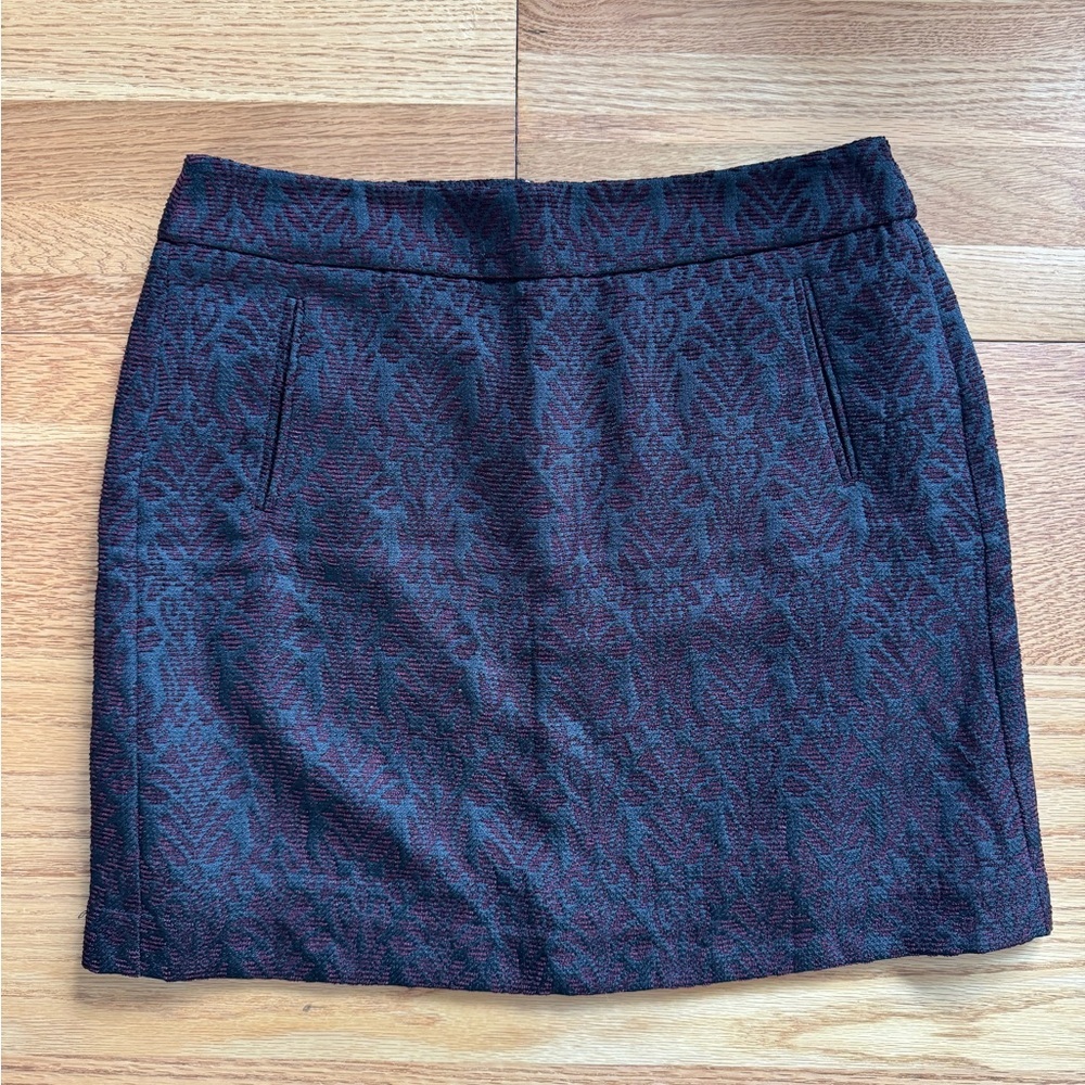 LOFT Black and Maroon/Purple Textured Mini Skirt With Back Zipper